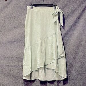 Mint & white high low skirt, women size medium